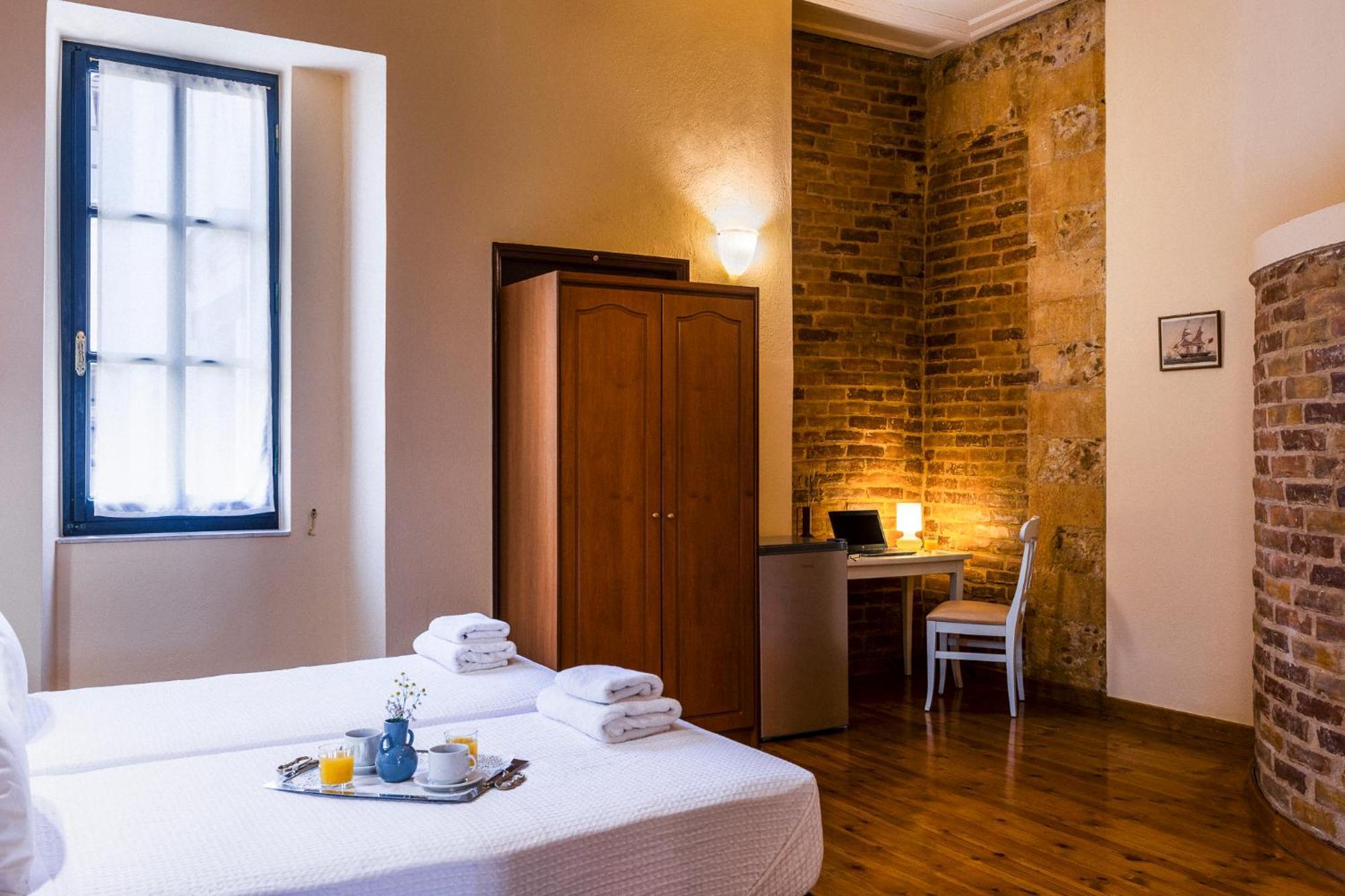 Sundial Lodge Chania  ภายนอก รูปภาพ
